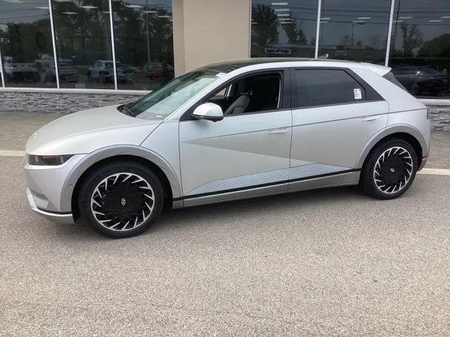 New 2024 Gravity Gold Matte Hyundai Limited image 2