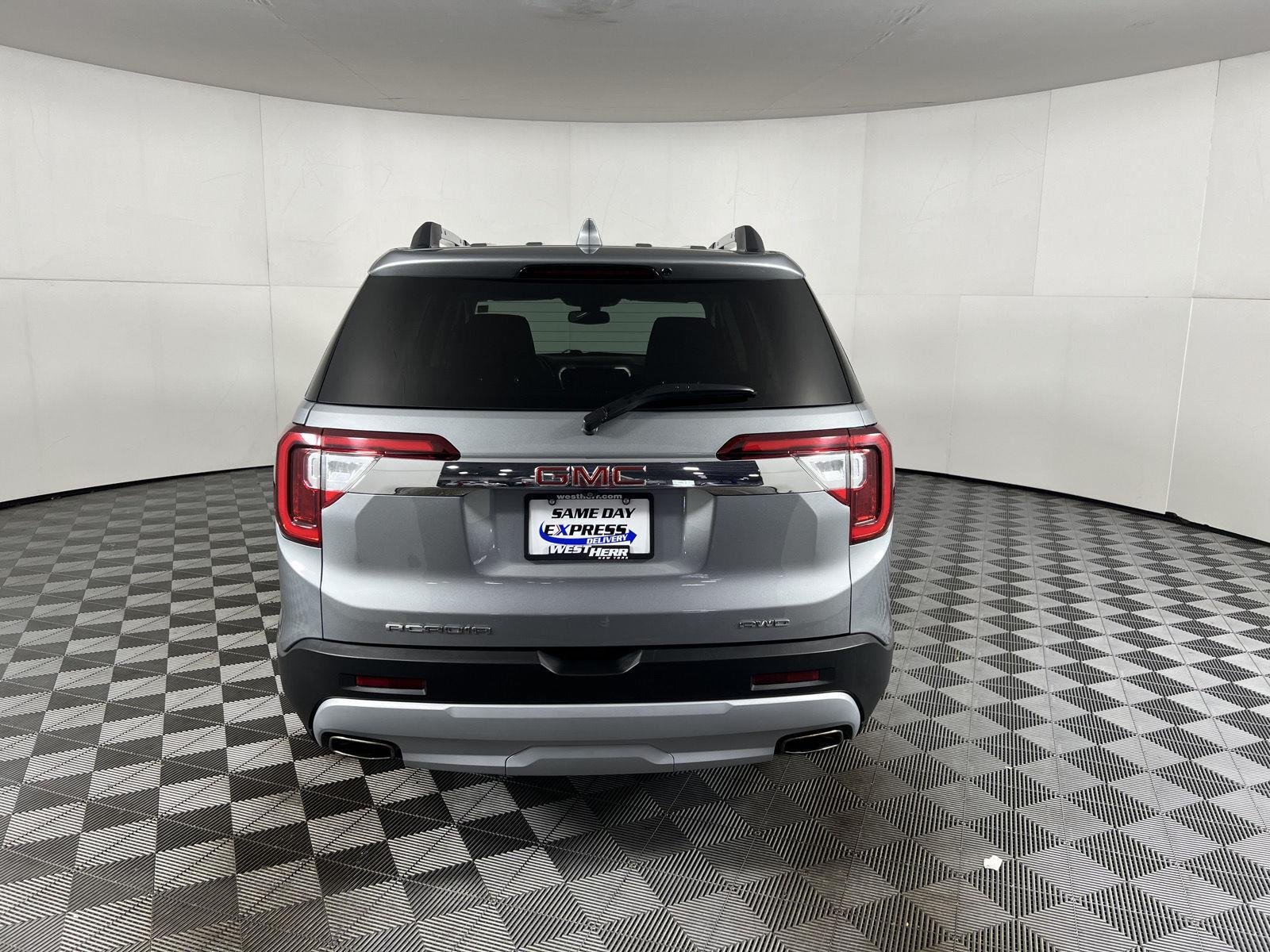 Used 2023 Sterling Metallic GMC SLT image 56