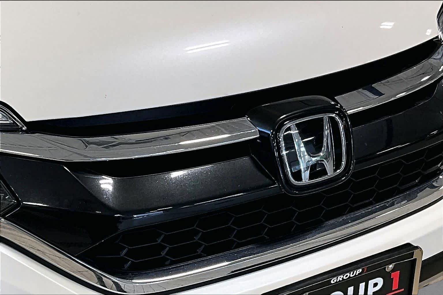 Used 2016 Alabaster Silver Metallic Honda Touring image 30
