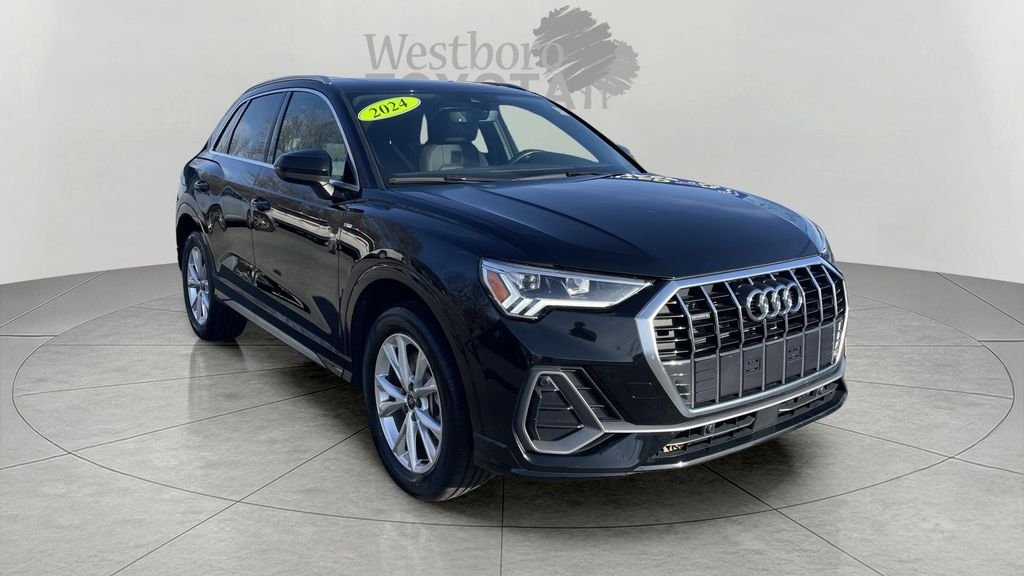 2024 Audi Q3 45 TFSI S Line Premium quattro's photo