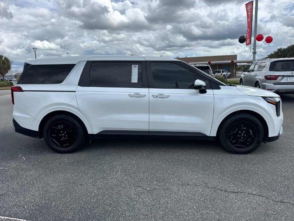Used 2025 White Kia LXS image 2