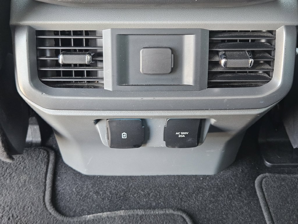 Used 2025 White Ford XLT image 30