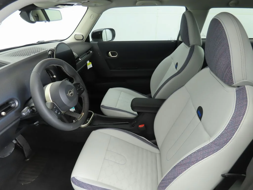Used 2026 Nanuq White Metallic MINI  image 20