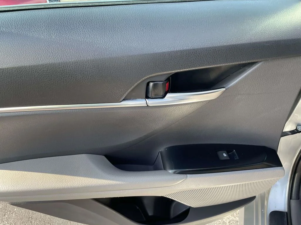 Used 2020 Silver Toyota LE image 13