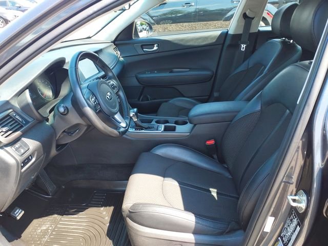 Used 2018 Platinum Graphite Kia S image 9