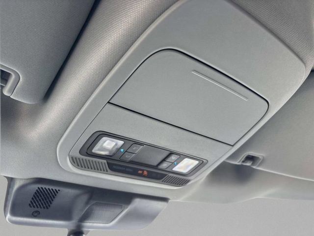 Used 2025 Silver Metallic Ford XLT image 33