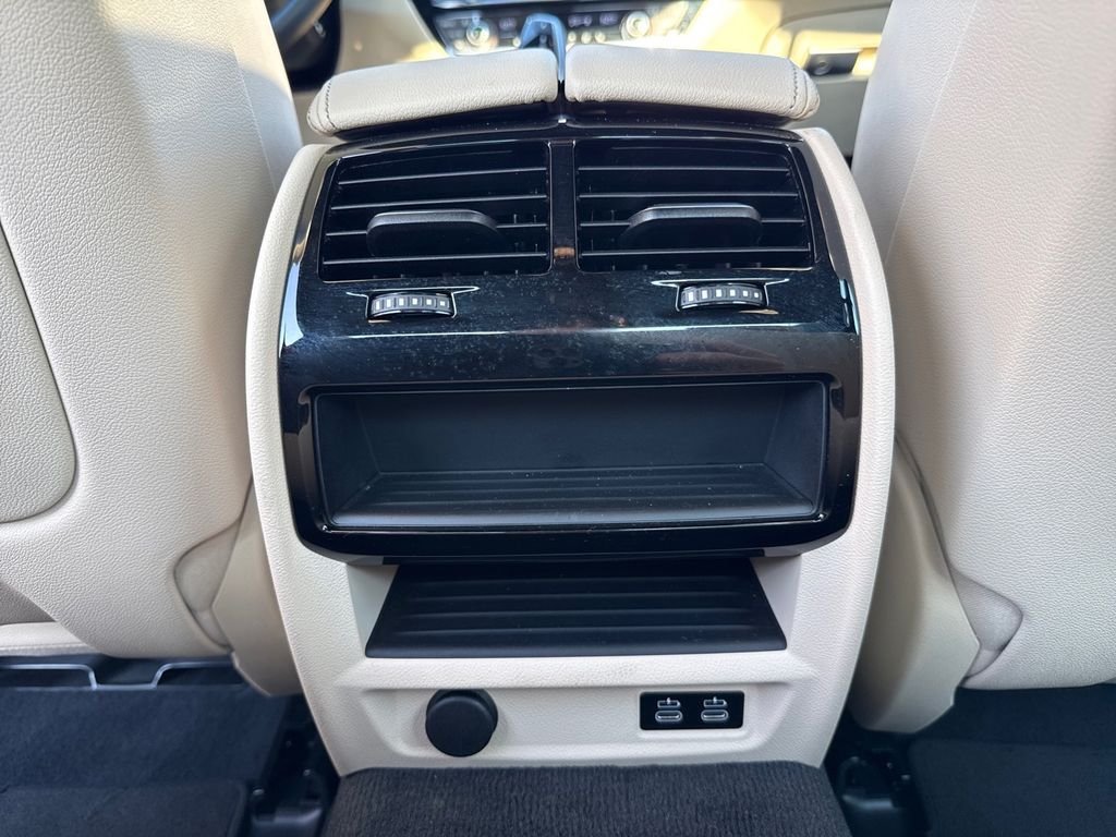 Used 2023 Alpine White BMW 540i xDrive w/premium pkg image 27