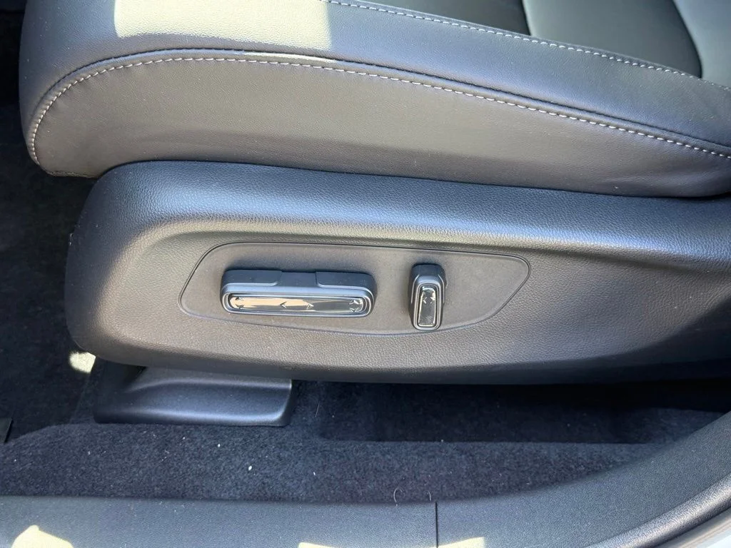 New 2026 Platinum White Pearl Acura Base image 25