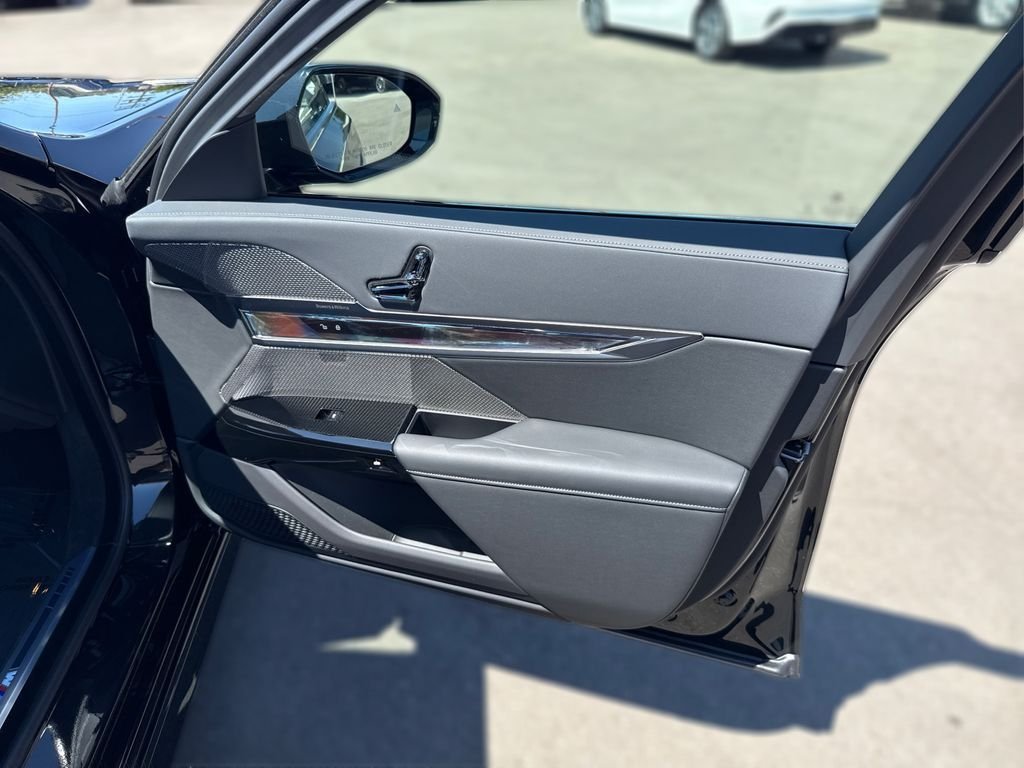 New 2026 Black BMW 750e xDrive image 27