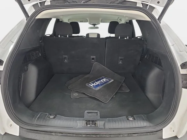 Certified Used 2023 Oxford White Ford Active image 29