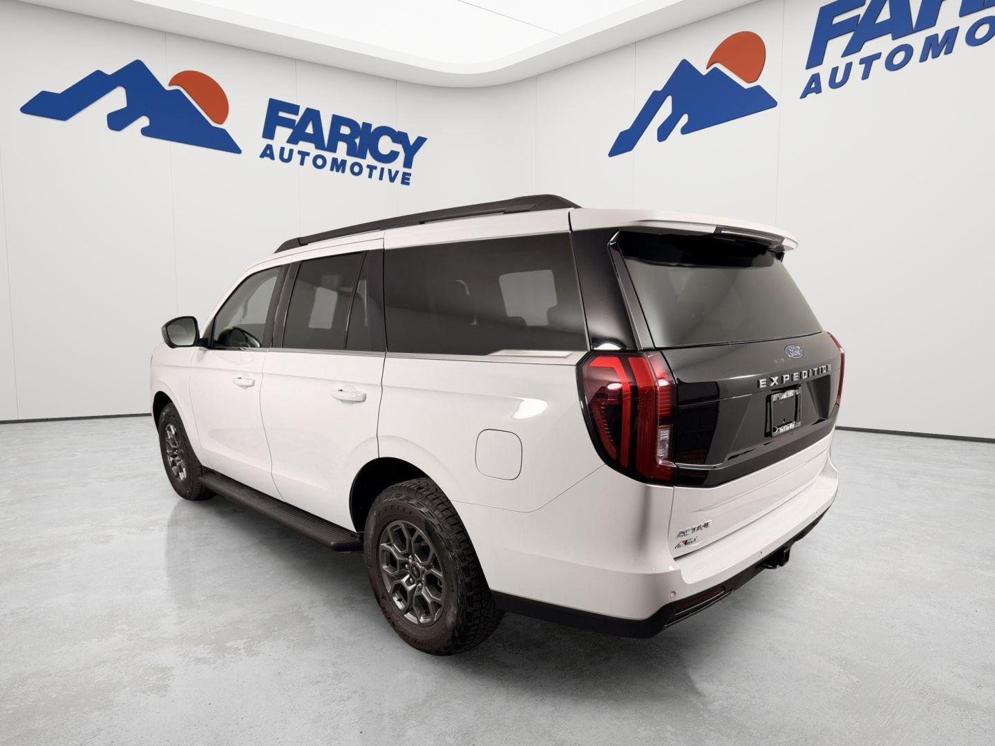Used 2025 Oxford White Ford Active image 3