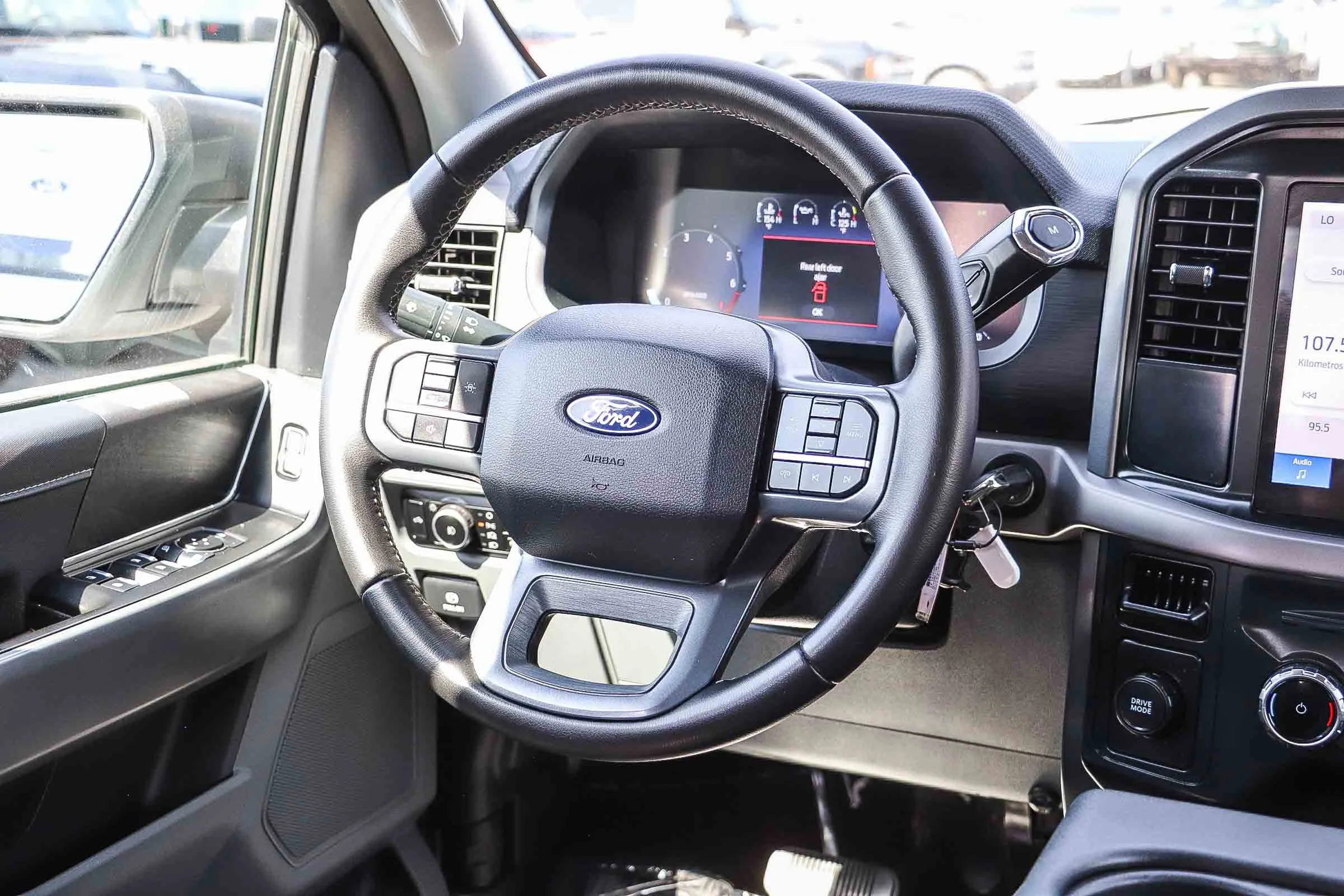 Certified Used 2025 Oxford White Ford XLT image 19