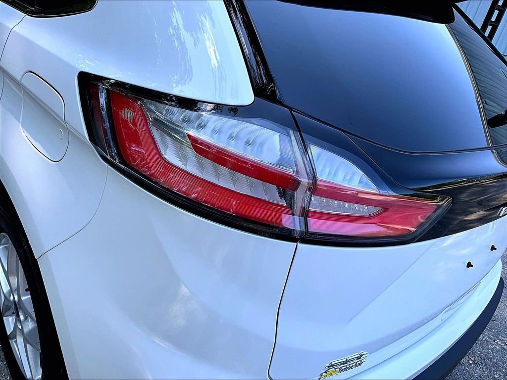 Used 2022 White Ford SEL image 33