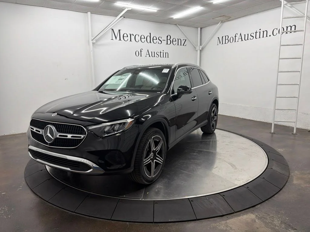 New 2027 Black Mercedes-Benz GLC 300 image 3