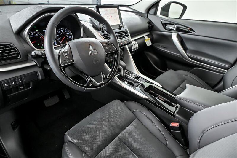 2025 Mitsubishi Eclipse Cross SE - Photo 12