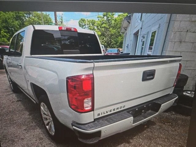 Used 2017 IRIDESCENT PEARL TRICOAT Chevrolet High Country image 2