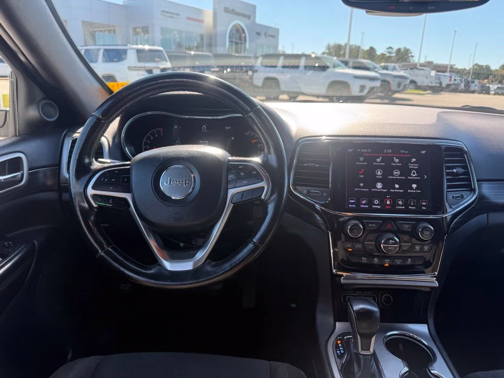 Used 2022 White Jeep Laredo E image 8