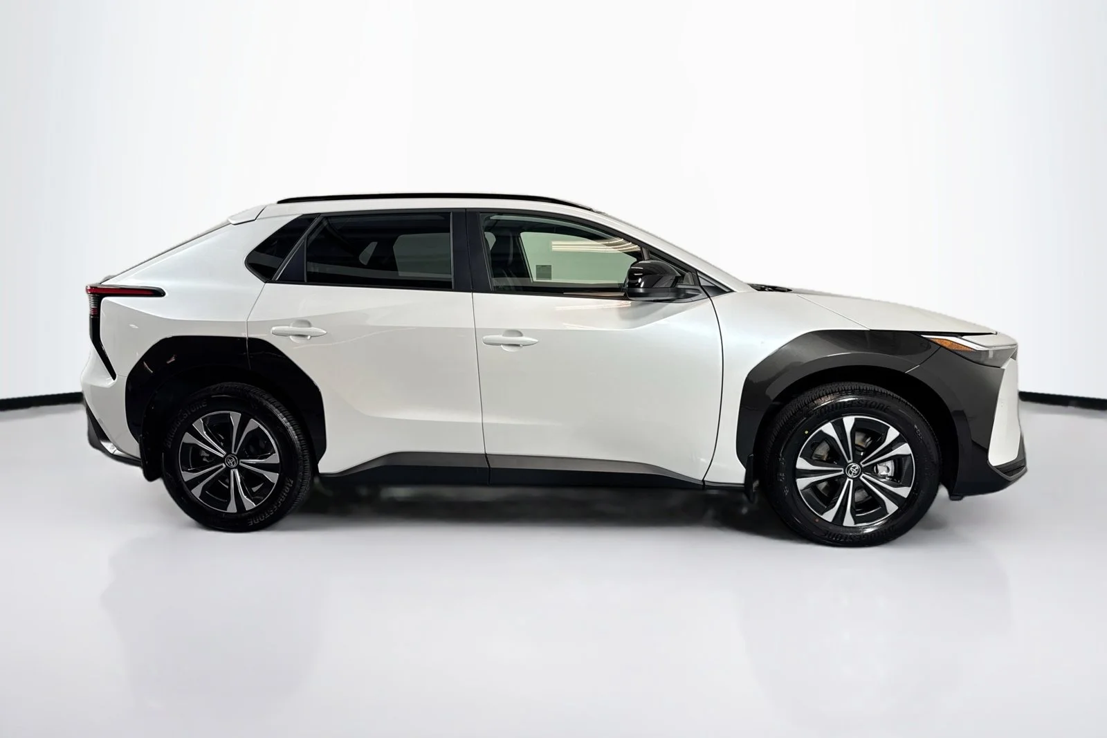 Used 2025 White Toyota Limited image 4