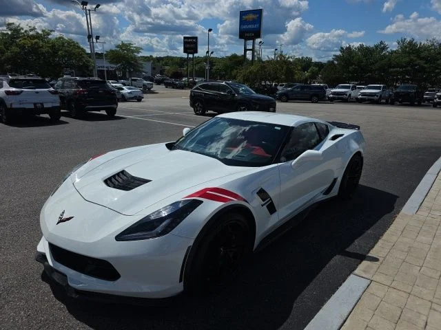 Used 2019 White Chevrolet Grand Sport image 6
