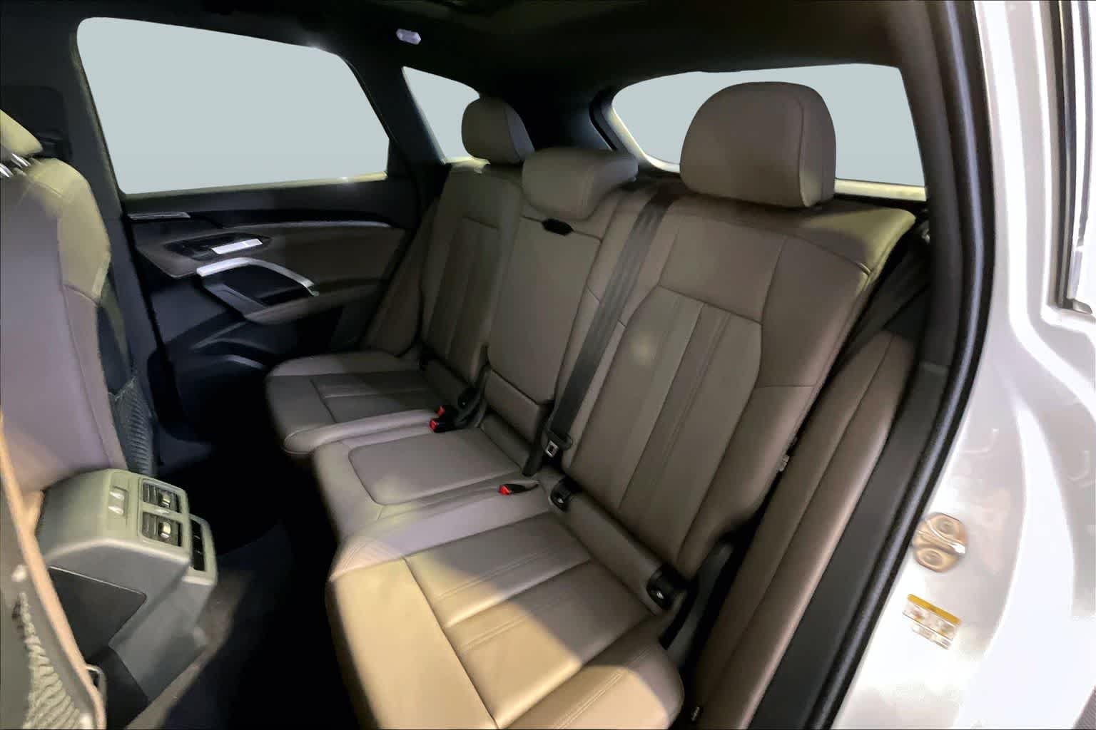 Used 2025 Arkona White Audi Premium image 21