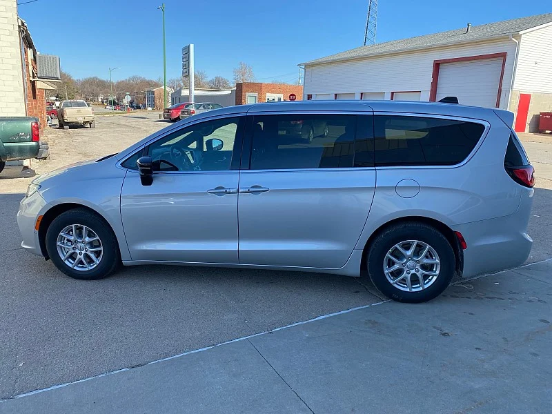 2026 Chrysler Pacifica Select - Photo 6