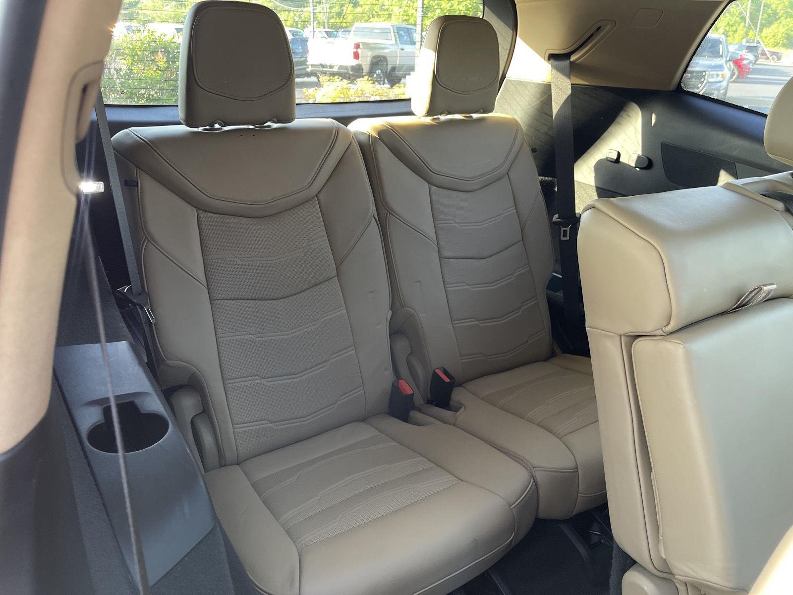 Used 2020 CRYSTAL WHITE TRICOAT Cadillac AWD Sport image 46