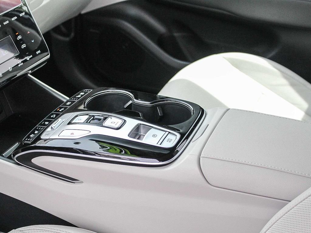 Used 2024 White Hyundai Limited image 21