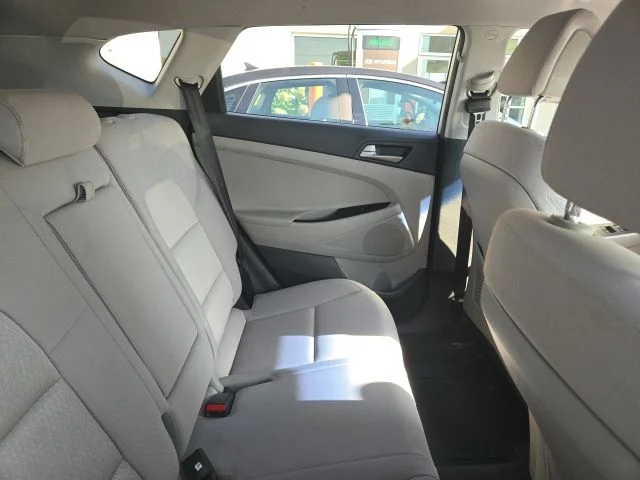 Used 2018 White Hyundai SEL image 5