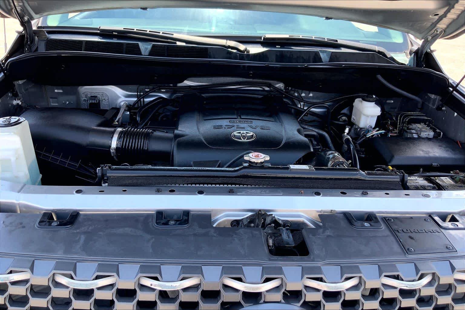 Used 2019 Silver Sky Metallic Toyota SR5 image 31
