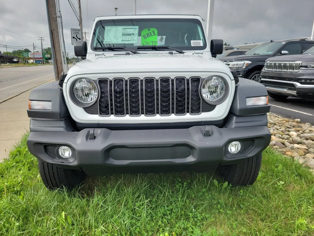 New 2026 Bright White Clear-Coat Exterior Paint Jeep Sport image 2