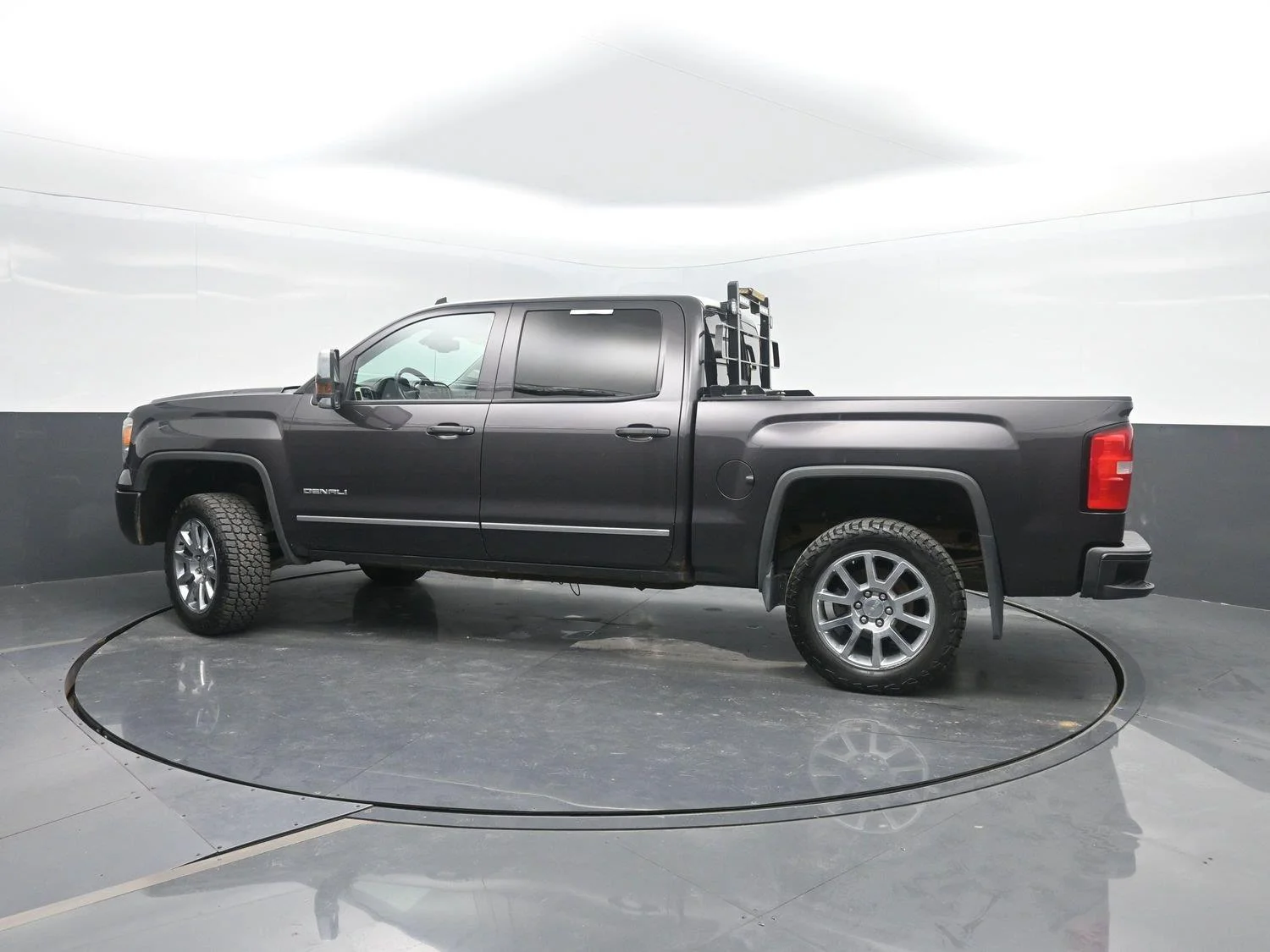 Used 2014 Iridium Metallic GMC Denali image 39