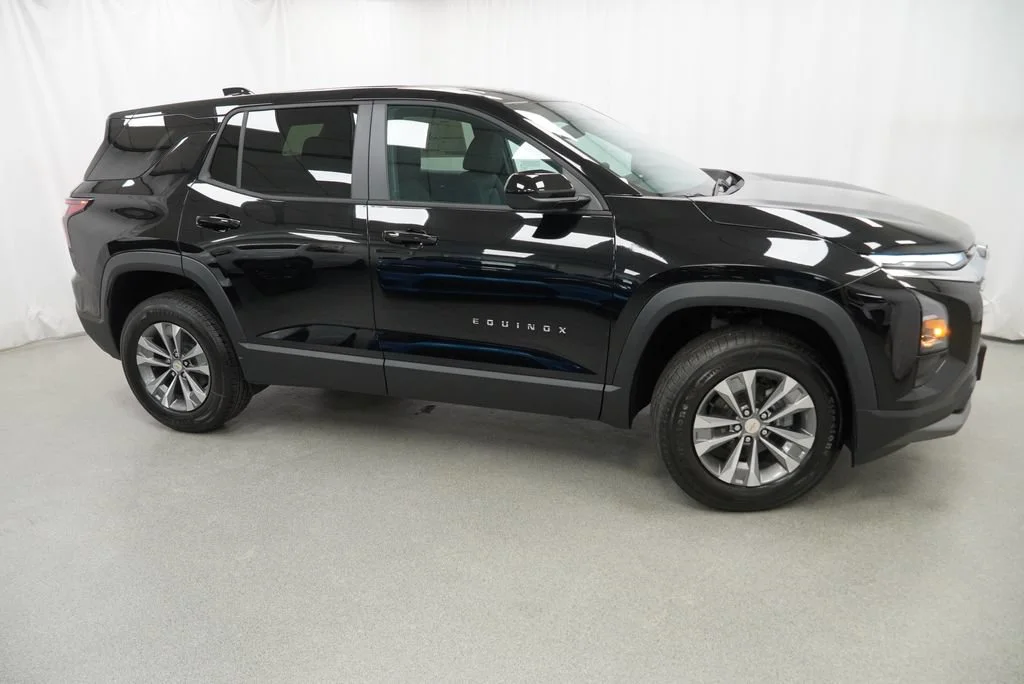 2027 Chevrolet Equinox LT - Photo 6