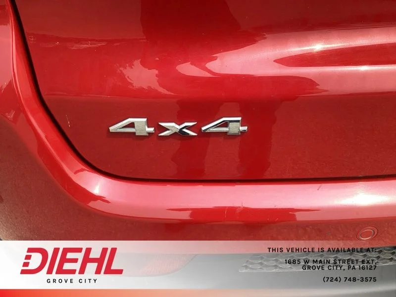 Used 2020 Red Jeep Latitude image 12