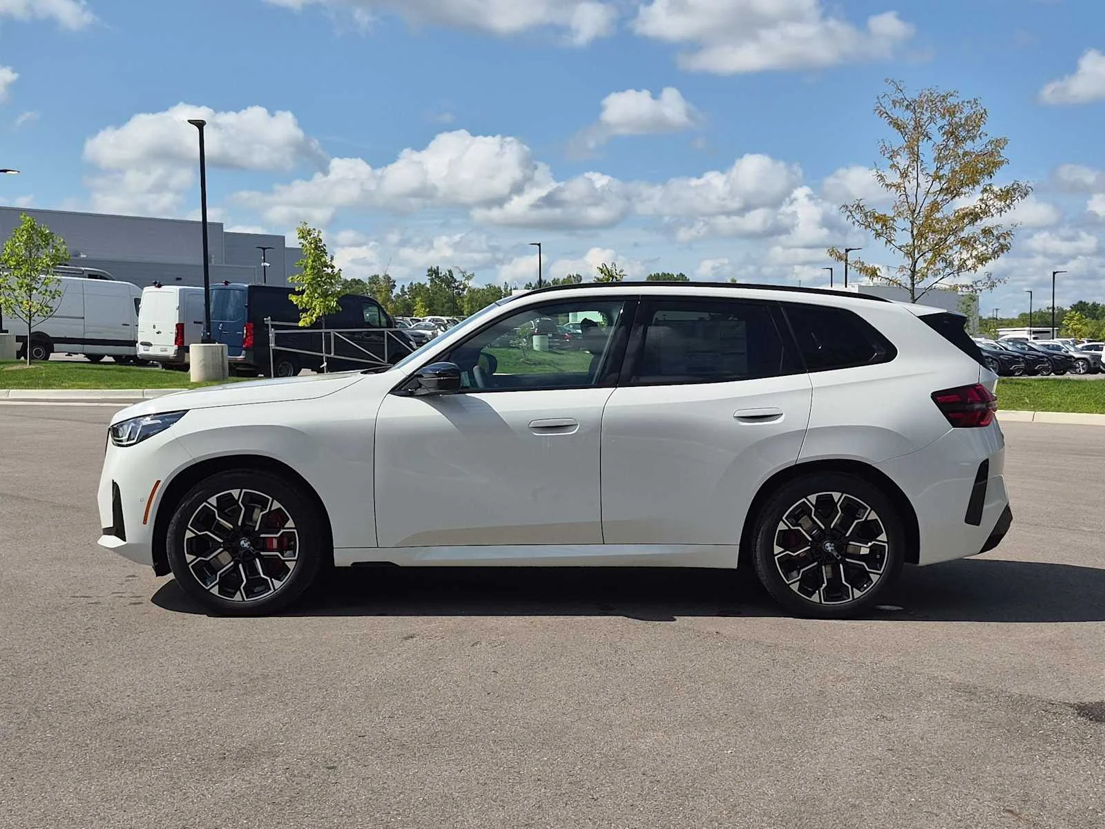 New 2026 Alpine White BMW M50 xDrive image 5