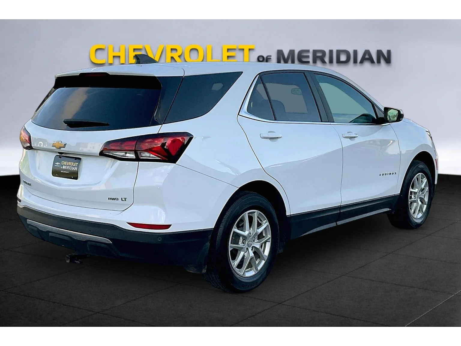 Used 2023 SUMMIT WHITE Chevrolet LT image 10