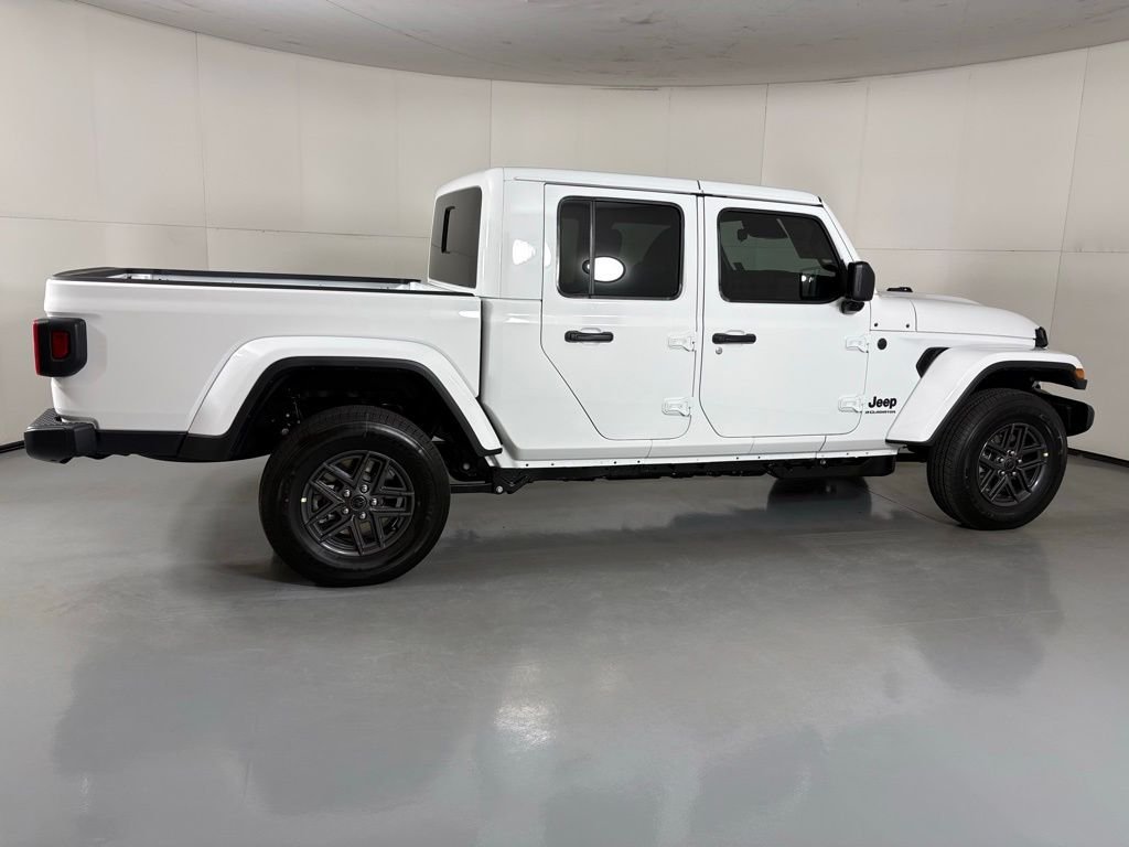 New 2026 Bright White Clear-Coat Exterior Paint Jeep Sport S image 9