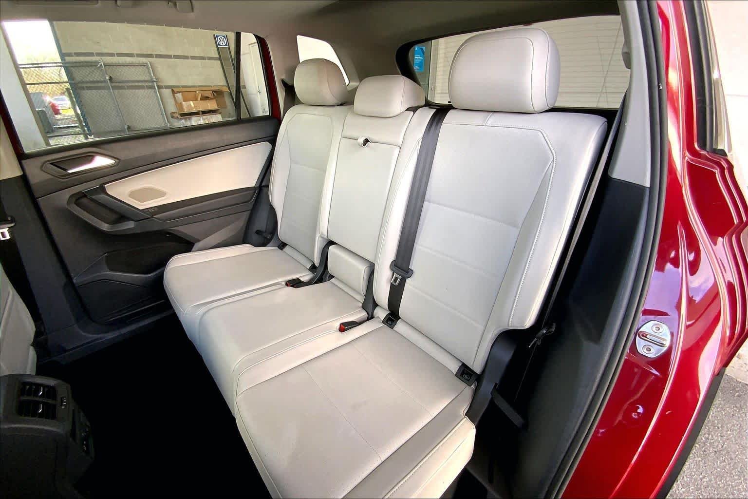Used 2019 Cardinal Red Metallic Volkswagen SE image 21