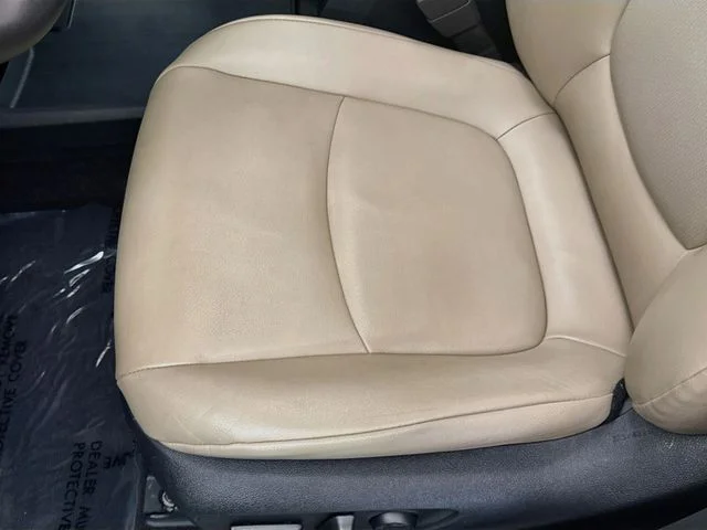Used 2021 Silver Toyota XLE image 19