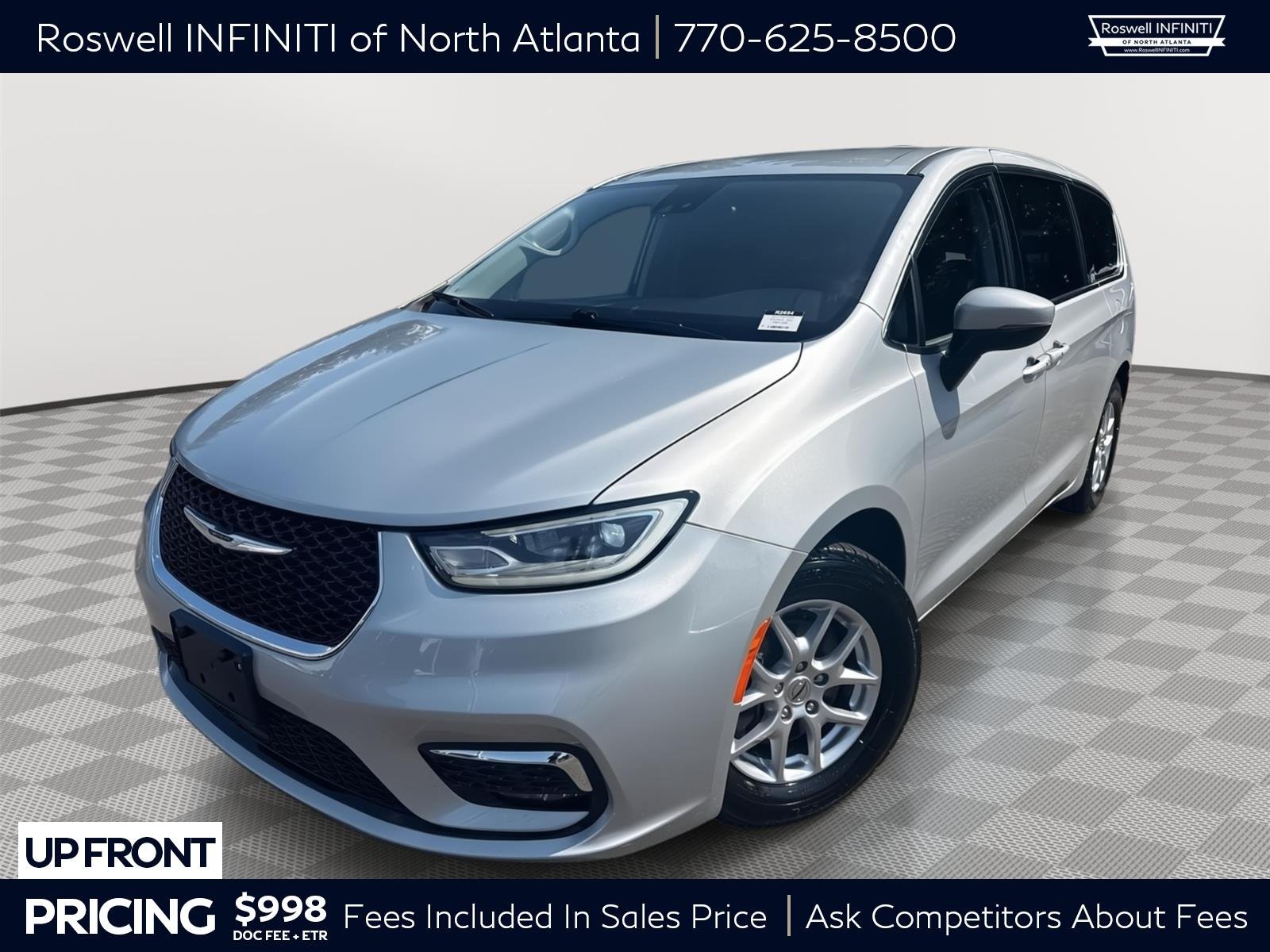 2023 Chrysler Pacifica Touring L's photo