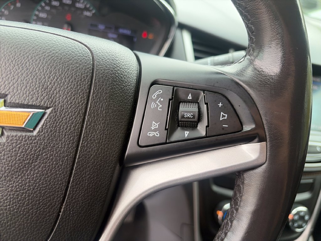 Used 2020 Silver Chevrolet LT image 33