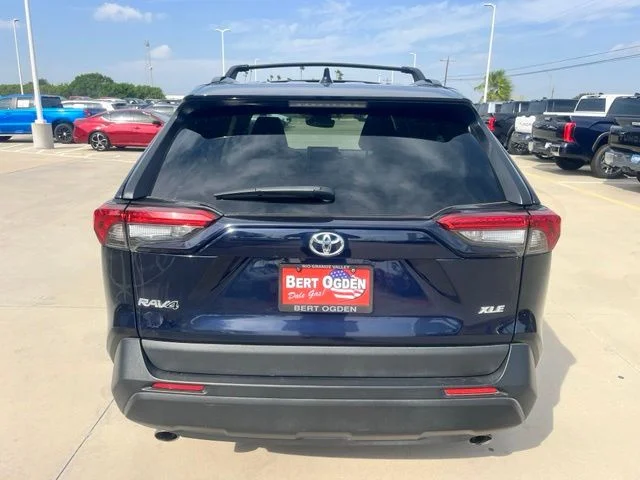 Used 2023  Toyota XLE image 5