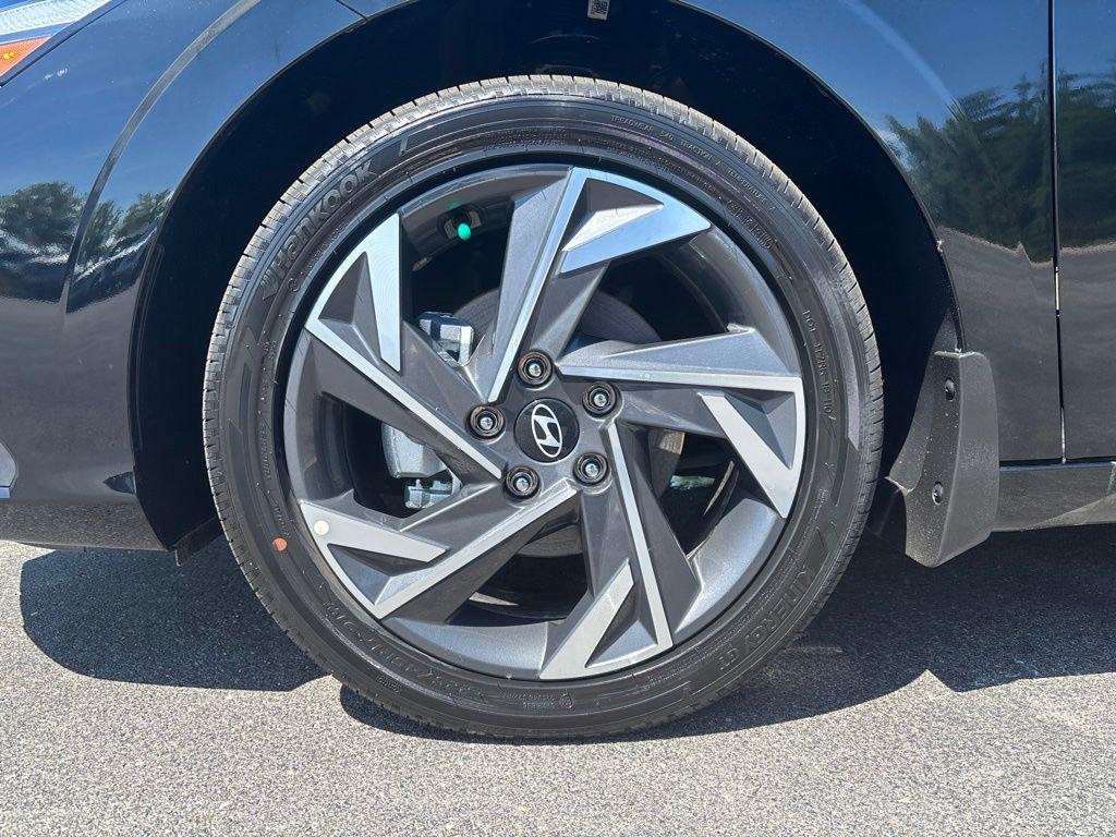 2025 Hyundai Elantra Blue - Photo 9
