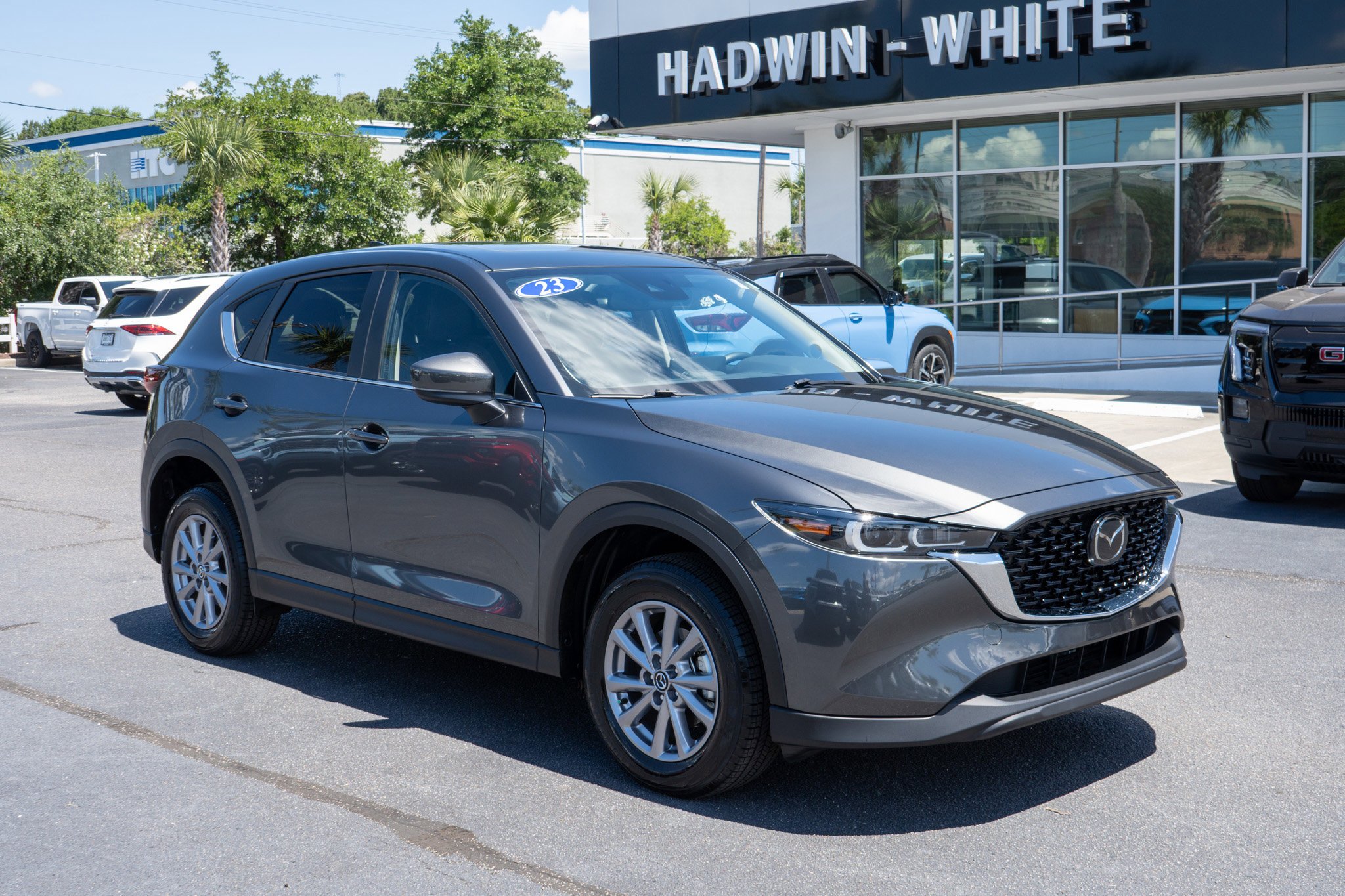 2023 Mazda CX-5 S Preferred package Auto AWD's photo