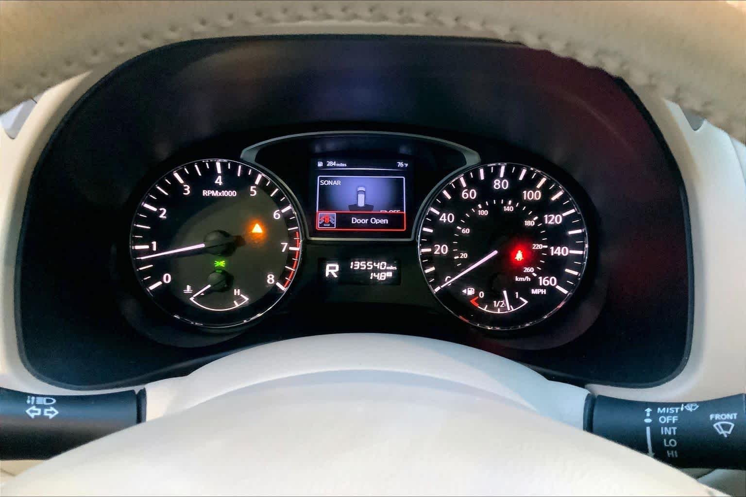 Used 2014 Moonlight White Nissan SL image 25