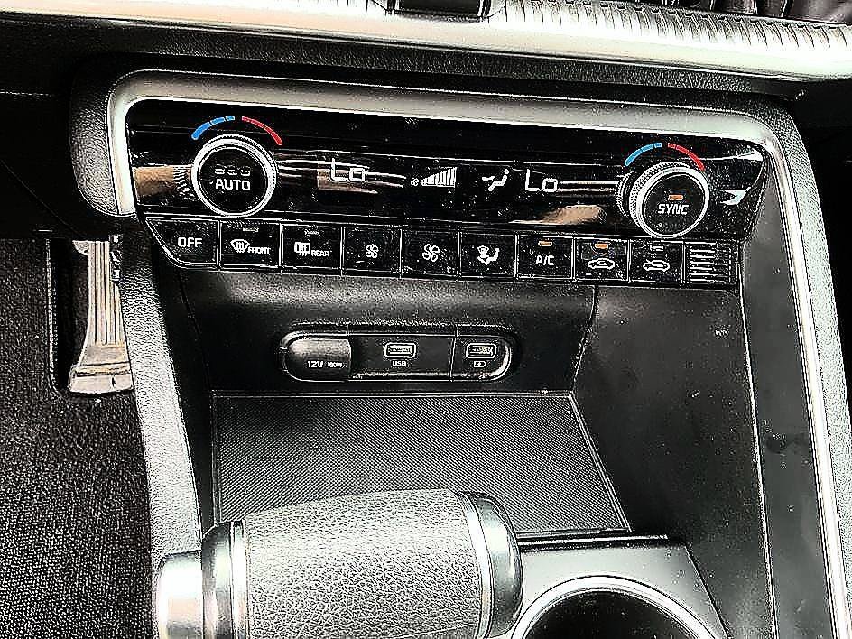 Used 2022 White Kia GT-Line image 18