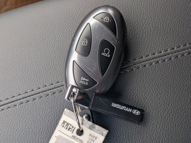 New 2026 Silver Hyundai SEL FWD image 36