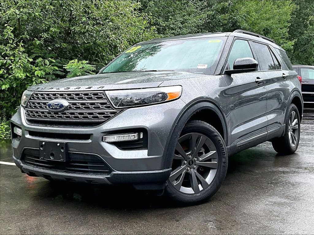 Used 2023 Gray Ford XLT image 3