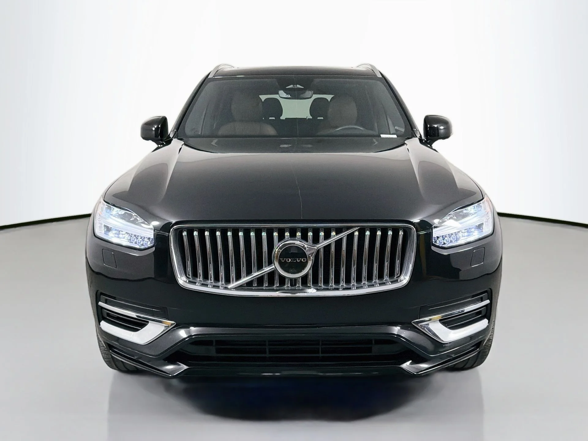 Certified Used 2023 Onyx Black Volvo Plus image 2