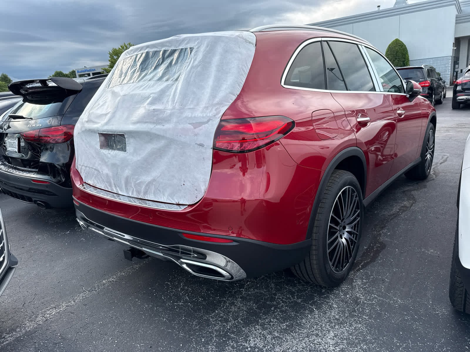 New 2027 MANUFAKTUR Patagonia Red Metallic Mercedes-Benz GLC 300 image 4