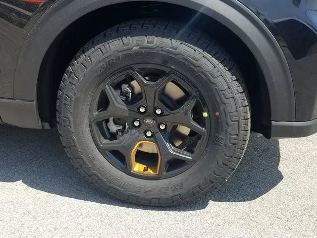 New 2026 Agate Black Metallic Ford Tremor® image 27